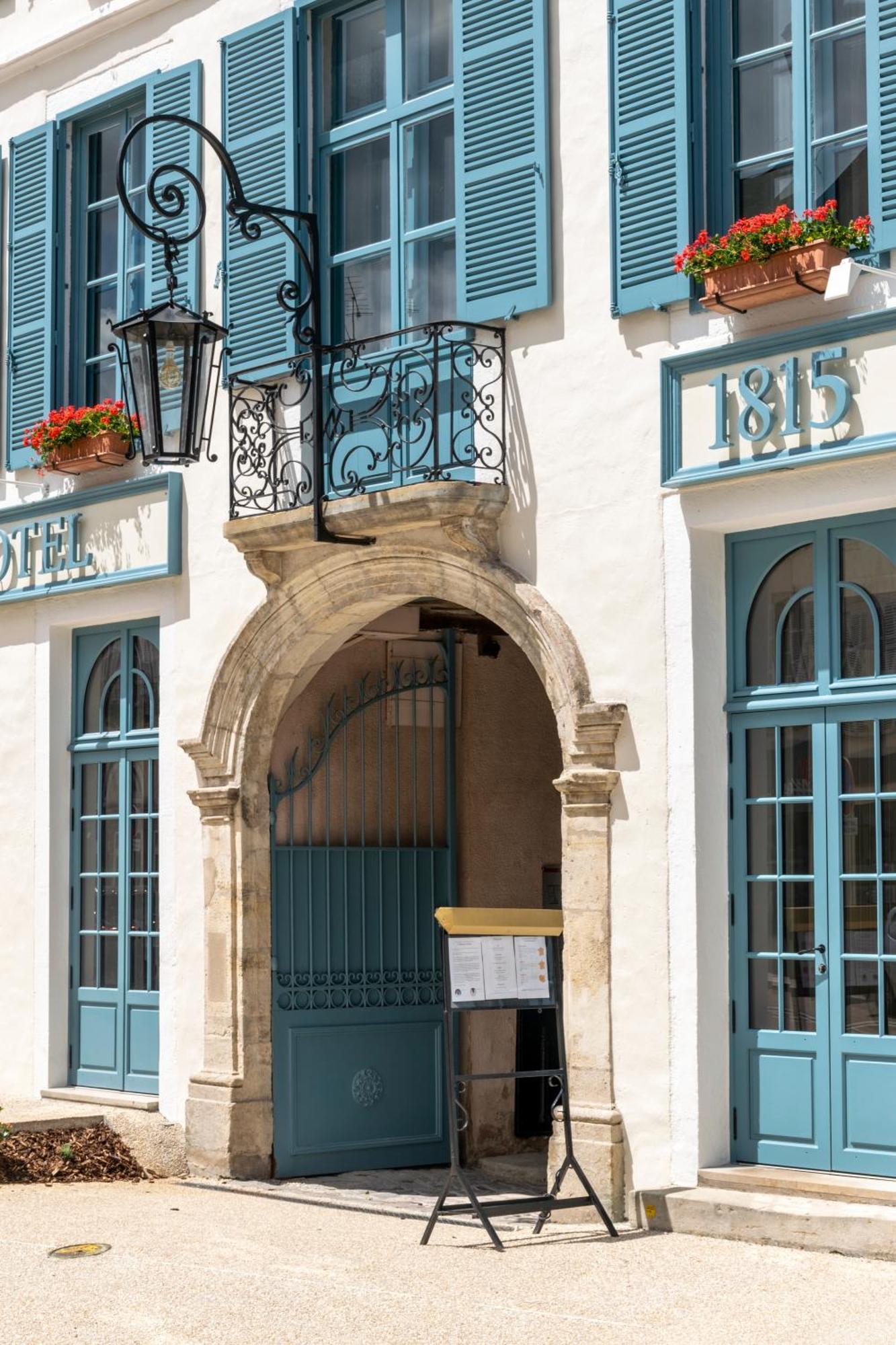 Hotel De La Poste Avallon Buitenkant foto